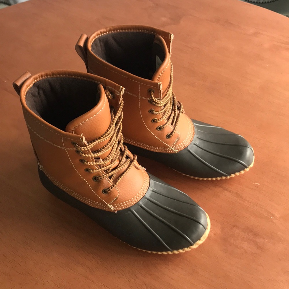 Winter duck boots